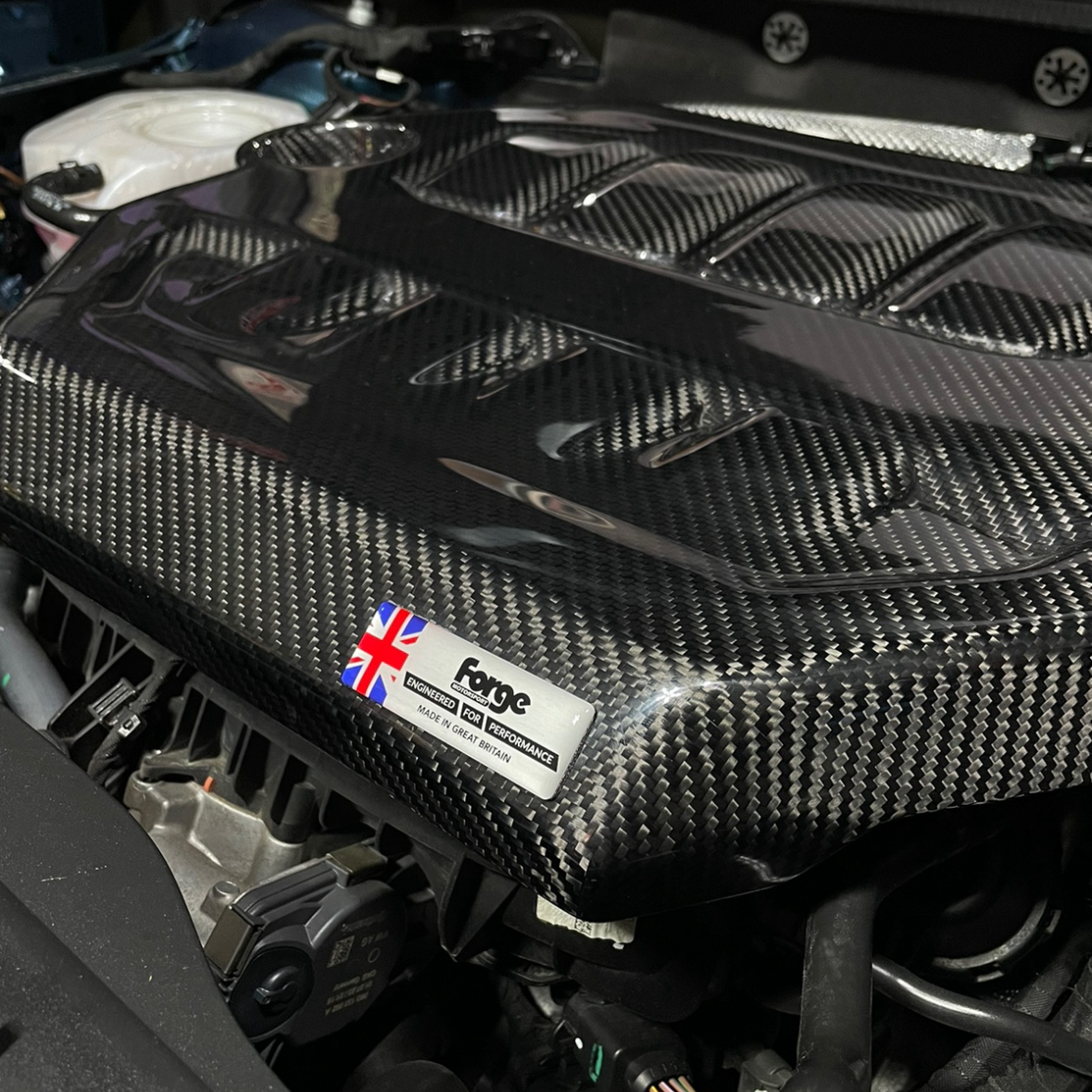 Tapa Motor Fibra de Carbono para VW/AG/MQB/EVO